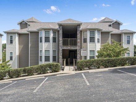 1303 Rocky Shore, Kimberling City, MO 65686