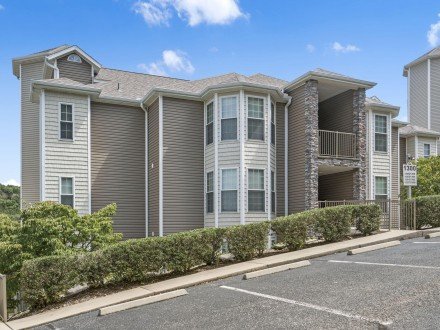 1304 Rocky Shore, Kimberling City, MO 65686