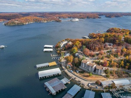 10 Wheel House, Lake Ozark, MO 65049