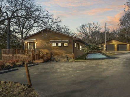 379 Navajo, Kimberling City, MO 65686