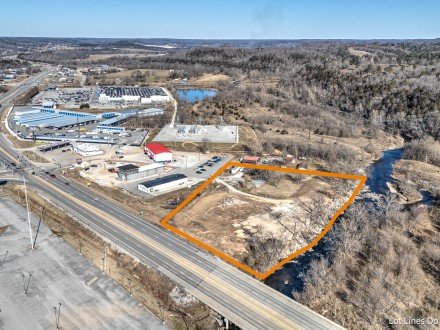 143 Missouri, Pineville, MO 64856