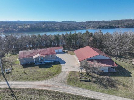 302 Wildwood, Shell Knob, MO 65747