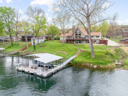 179 Wilshire, Hollister, MO 65672