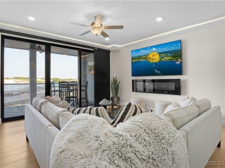 1045 Topsider, Osage Beach, MO 65065