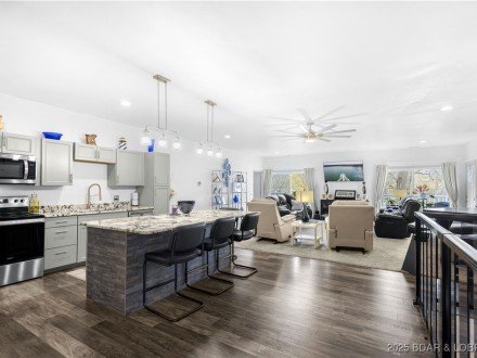 191 RidgeHaven, Camdenton, MO 65020