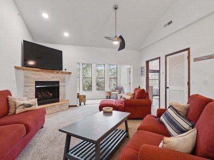 235 Lower Emerald Bay Circle, Hollister, MO 65672