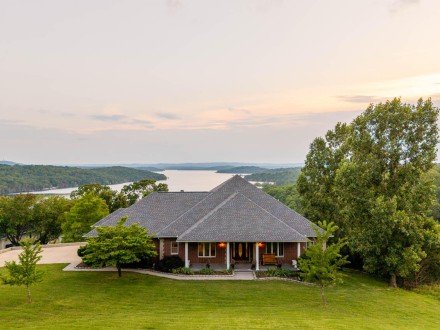 499 Noe Creek Road, Mountain Home, AR 72653