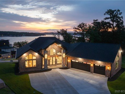 1254 Darwin, Osage Beach, MO 65065