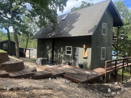 21384 Farm Road 2267, Eagle Rock, MO 65641