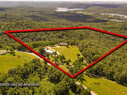 10620 State Highway 76, Cape Fair, MO 65624