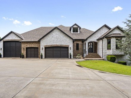 190 Highland, Hollister, MO 65672