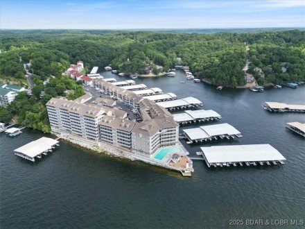 68 Lighthouse, Lake Ozark, MO 65049