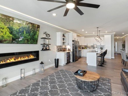 1055 Topsider, Osage Beach, MO 65065