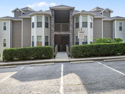 1202 Rocky Shore, Kimberling City, MO 65686