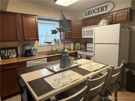 20 Wheelhouse Court, Lake Ozark, MO 65049