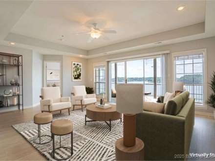 806 East Harbour Towne, Lake Ozark, MO 65049