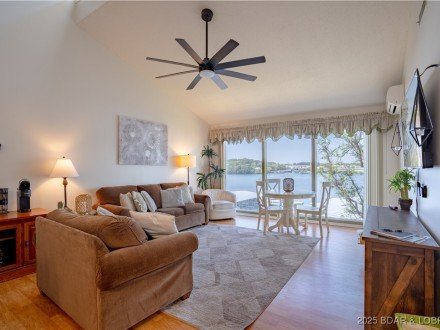 875 Parkside Place, Osage Beach, MO 65065