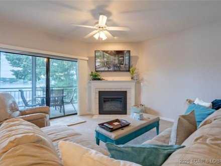 21 Westshore Falls, Lake Ozark, MO 65049