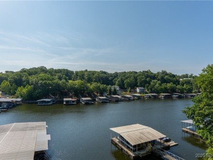 37 Hampton Bay, Eldon, MO 65026