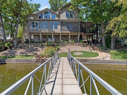 446 Sioux, Lake Ozark, MO 65049