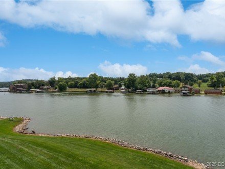 288 Cedar Glen, Camdenton, MO 65020