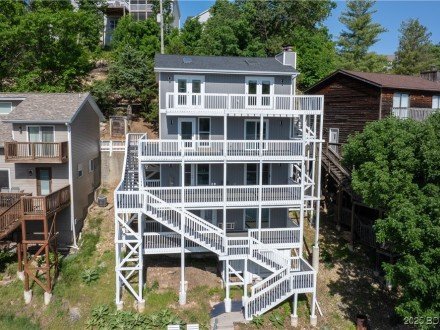 1111 Ginger, Lake Ozark, MO 65049
