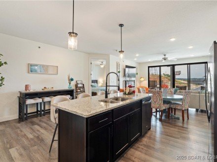 1065 Topsider Ln, Osage Beach, MO 65065