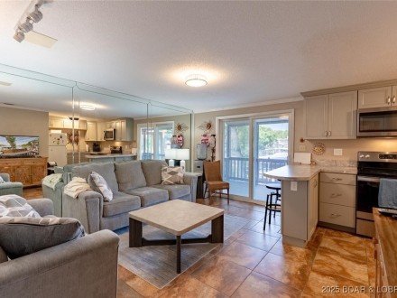 83 Roanda Beach, Lake Ozark, MO 65049