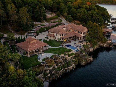 120 Carson, Sunrise Beach, MO 65079