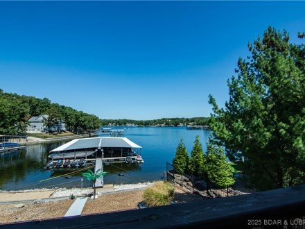 141 Oriole, Lake Ozark, MO 65049