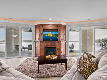 100 Trinity Pointe, Camdenton, MO 65020