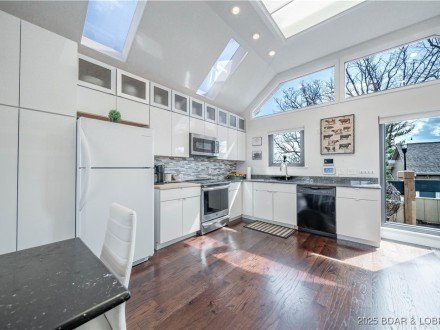 166 Falls Point, Lake Ozark, MO 65049