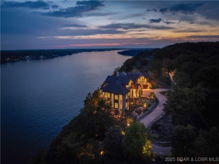 582 Cedar Crest, Lake Ozark, MO 65049