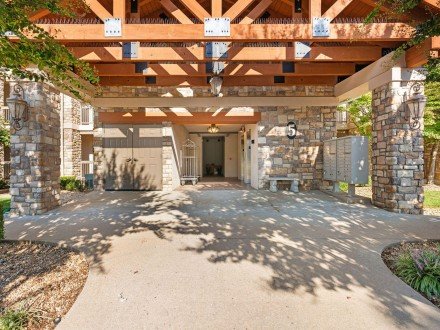 250 Lakewood, Hollister, MO 65672