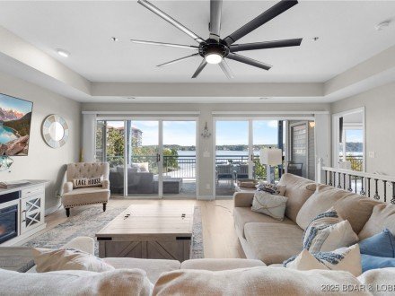 354 West Palisades Condo, Lake Ozark, MO 65049