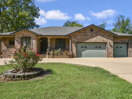 696 Foggy River, Hollister, MO 65672
