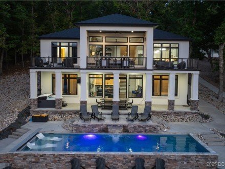 280 Oak, Sunrise Beach, MO 65079