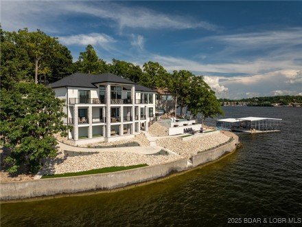 53 Rosco, Lake Ozark, MO 65049