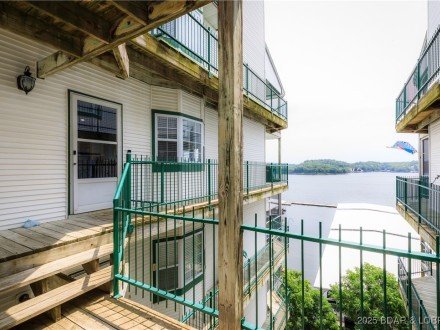 607 E Harbour Towne, Lake Ozark, MO 65049