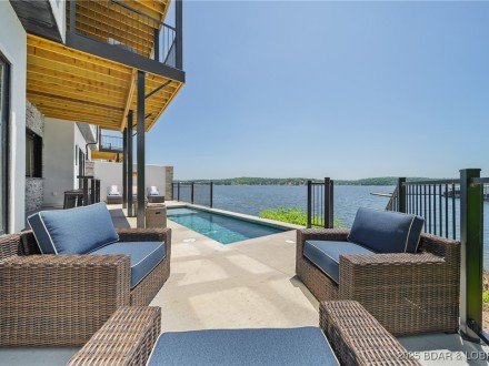 94 Palisades Yacht Club, Lake Ozark, MO 65049