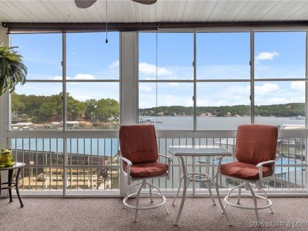 111 Journeys End, Sunrise Beach, MO 65079