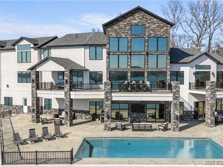 147 Forest Trace, Sunrise Beach, MO 65079