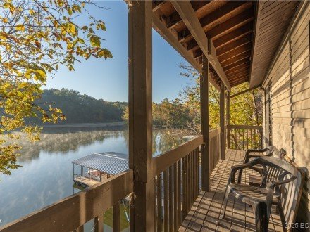 64 Possum Hollow Ct, Camdenton, MO 65020