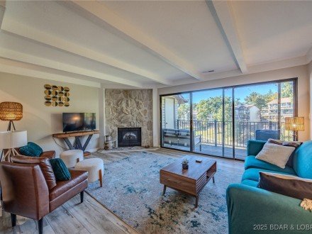 221 Circle Edge 3B, Lake Ozark, MO 65049