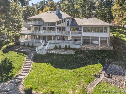 125 Sailaway Bay, Sunrise Beach, MO 65079