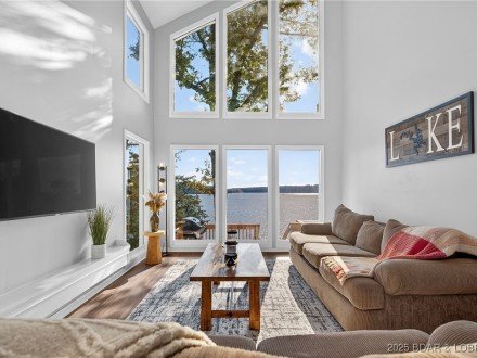 6 Port Bagnell, Eldon, MO 65026