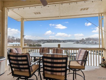 86 Aqua Finn, Lake Ozark, MO 65049