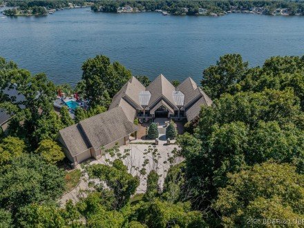 820 Cedar Crest, Lake Ozark, MO 65049