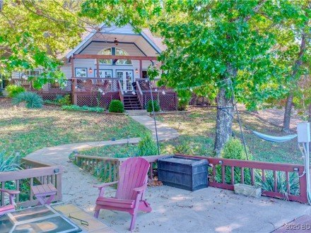 699 Swaying Oak, Roach, MO 65787