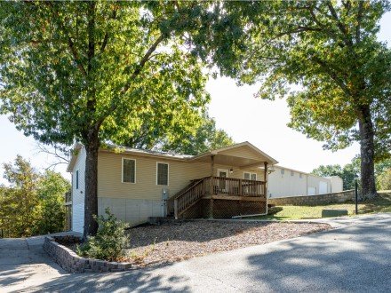 44 Stonemont, Blue Eye, MO 65611